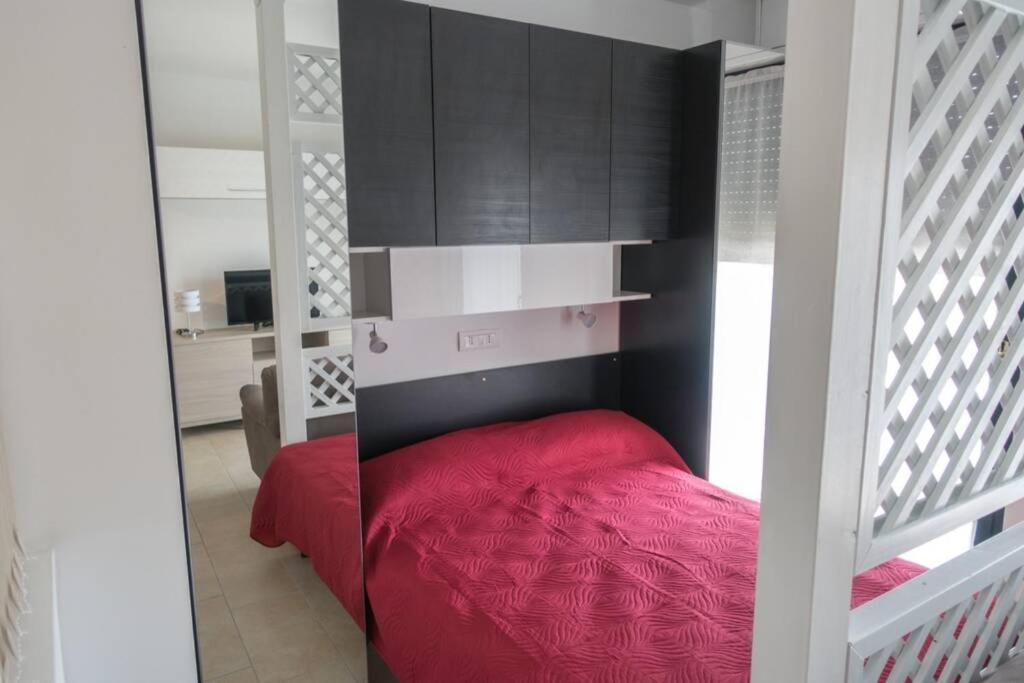 Apartment Victoria, Cozy Studio Flat Near Leonardo Academy Sesto Calende Exterior photo