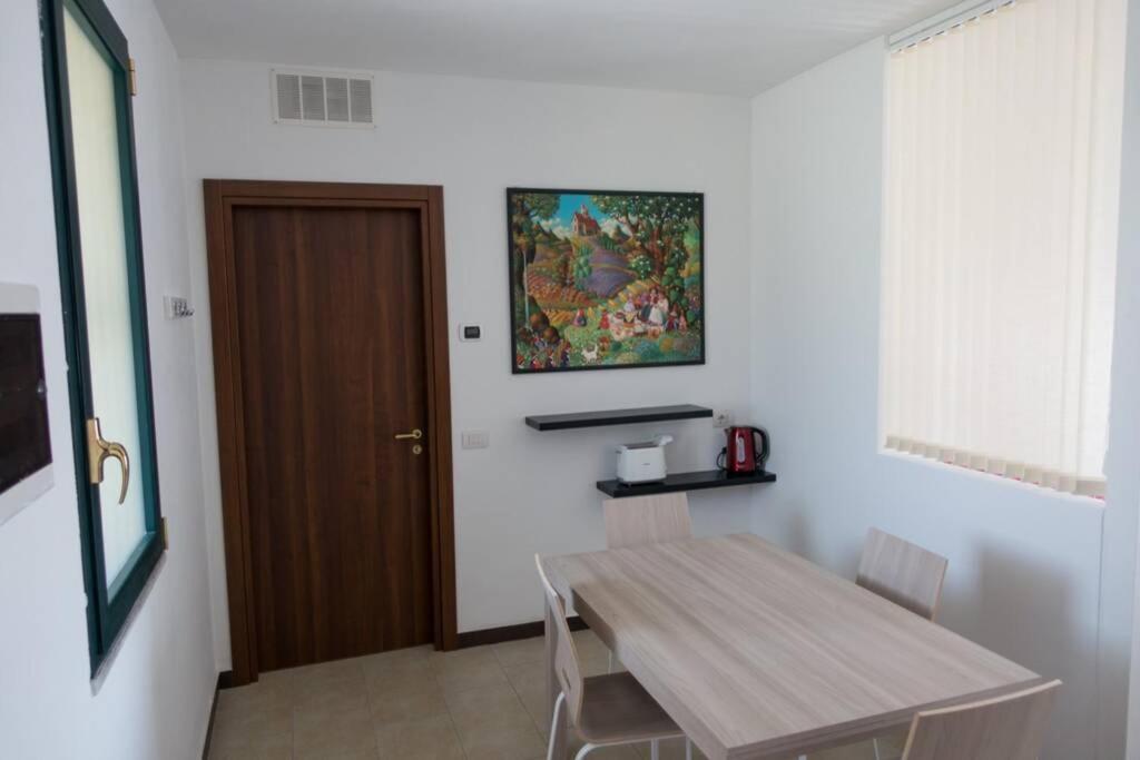 Apartment Victoria, Cozy Studio Flat Near Leonardo Academy Sesto Calende Exterior photo